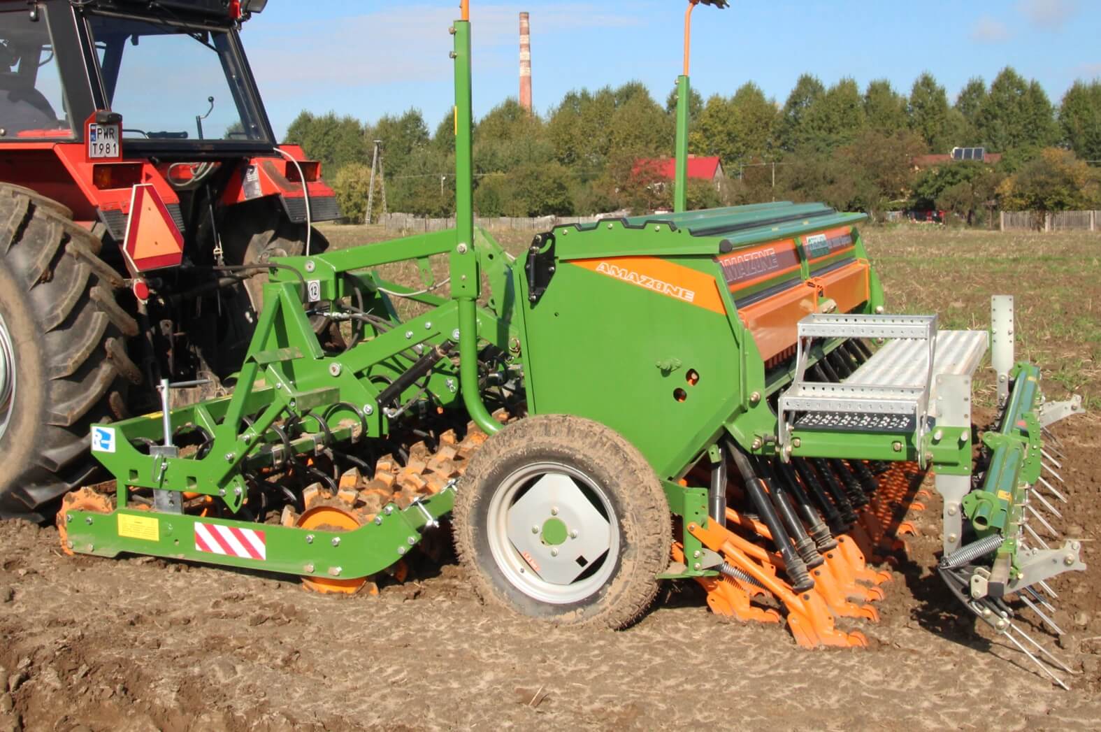 агрегат почвообрабатывающий посевной Rolmako u659 и сеялка Amazon